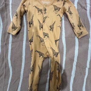 L'ovedbaby Footie NWOT. 100% organic cotton. safari, minimalistic, sustainable